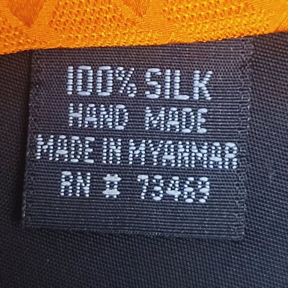 Looney Tunes ~ Halloween Necktie ~ New Condition - Picture 3 of 4